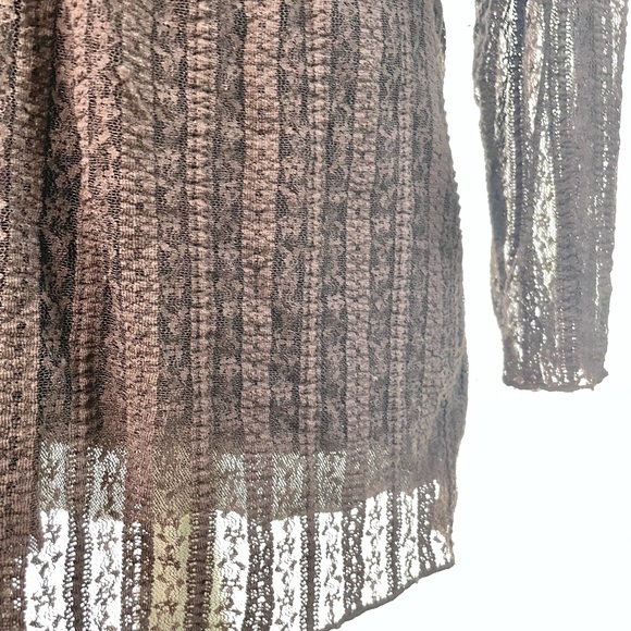 Bandolino Black Lace V Neck Top - Picture 9 of 13